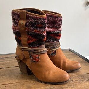 Steve Madden Tan and Multicolor Knit Heeled Boots